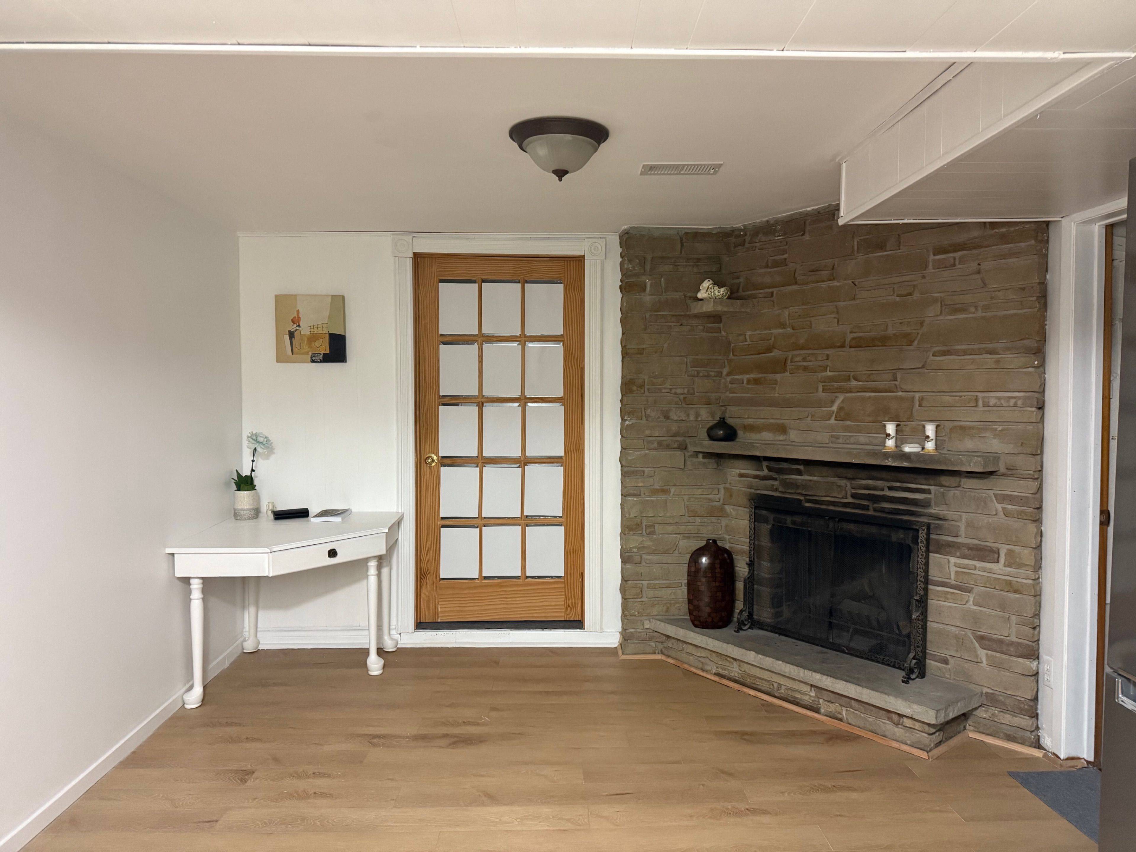 Toronto W09, ON M9P 1B1,72 La Rose AVE