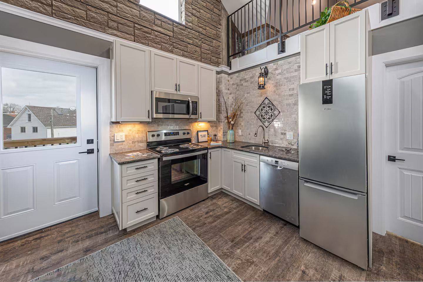 Kingston, ON K7K 3X4,45 Chestnut ST #1