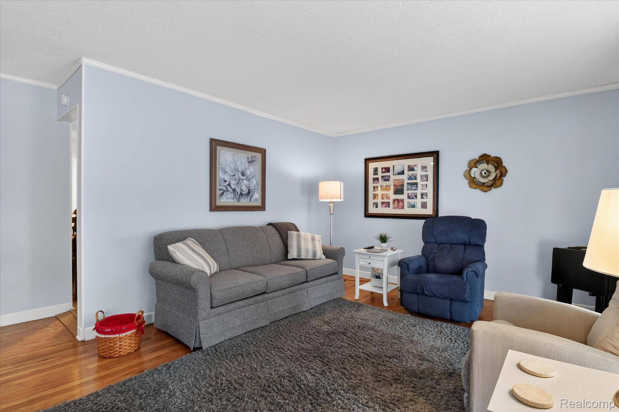 Dearborn Heights, MI 48125,22856 S Brookside DR