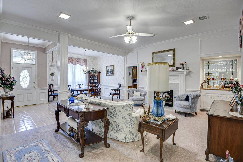 Arlington, TX 76017,4901 Hidden Oaks Lane