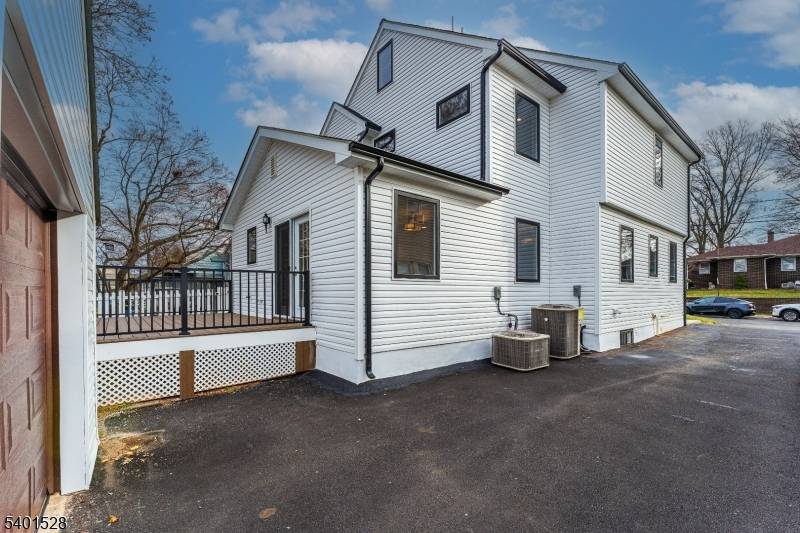 Linden City, NJ 07036,132 Thelma Ter