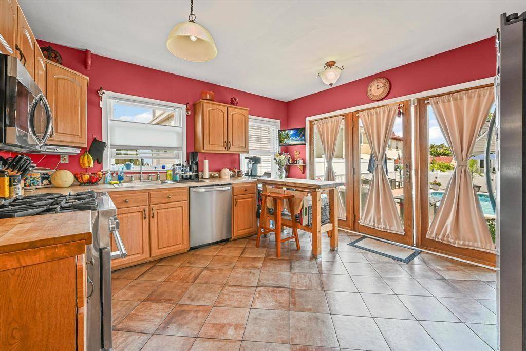 Queens, NY 11694,456 Beach 145th ST