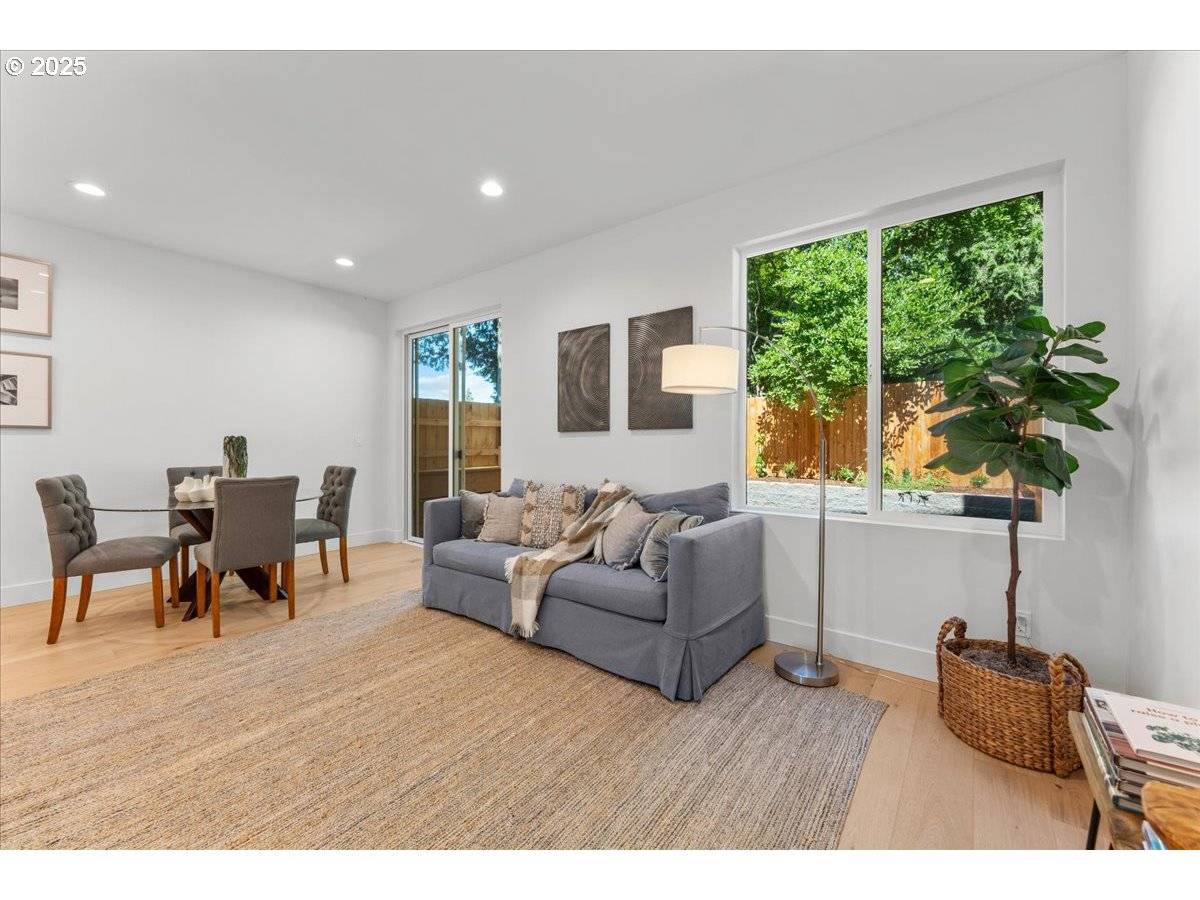 Milwaukie, OR 97222,5069 SE King RD #B