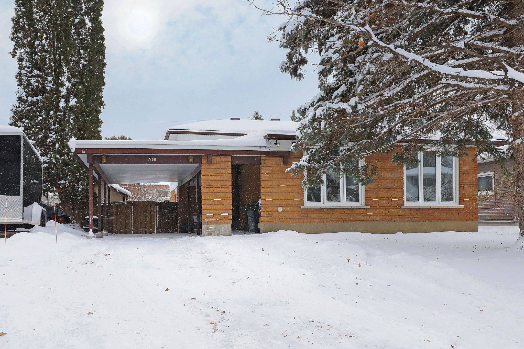 Alta Vista And Area, ON K1H 6W2,1948 Sharel DR