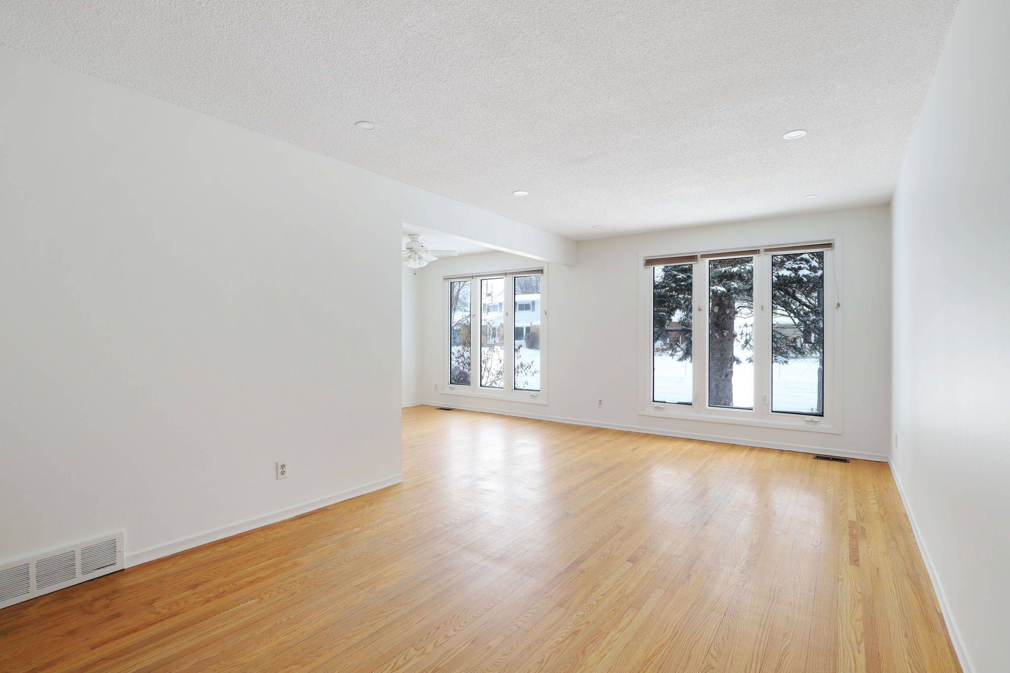 Alta Vista And Area, ON K1H 6W2,1948 Sharel DR