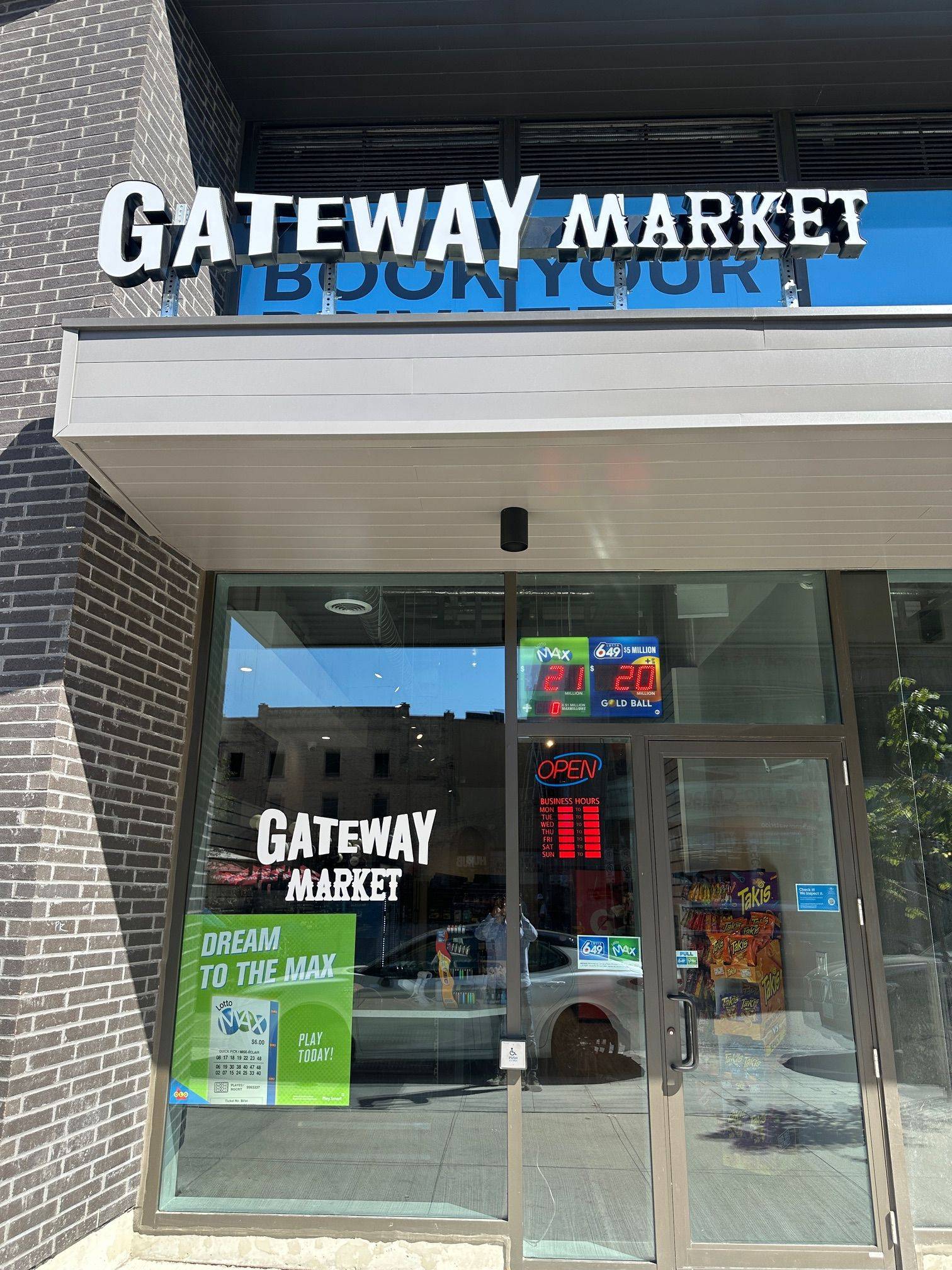 Kitchener, ON N2G 1A6,120 King ST #3