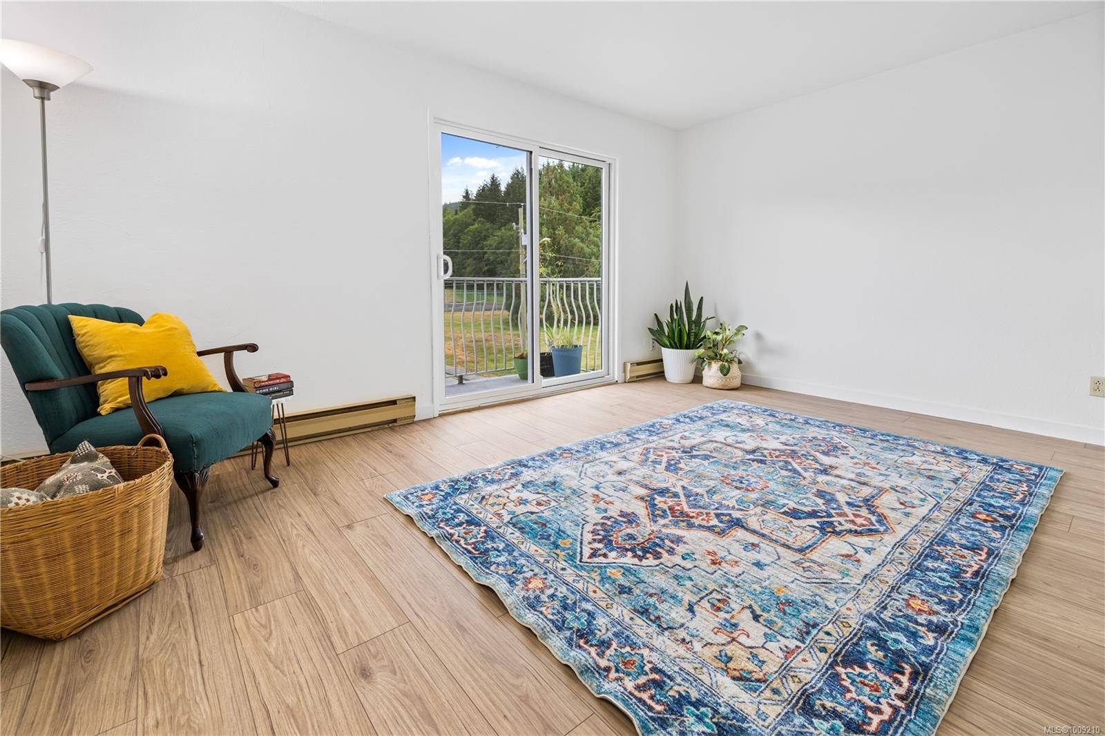 Sayward, BC V0N 1A0,611 Macmillan Dr #305