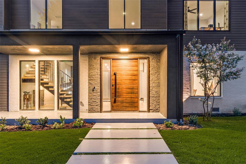 Dallas, TX 75240,13693 Peyton Drive