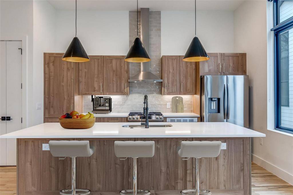 Dallas, TX 75206,5609 Live Oak Street #501