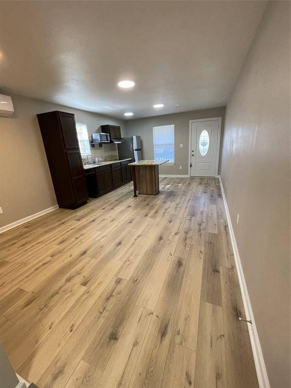 Valley View, TX 76272,110 Crockett Street #A