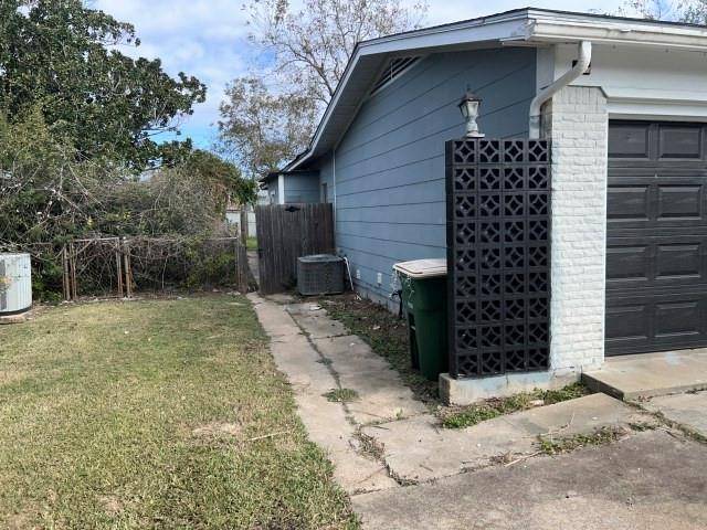 Victoria, TX 77901,2302 E Mistletoe Avenue