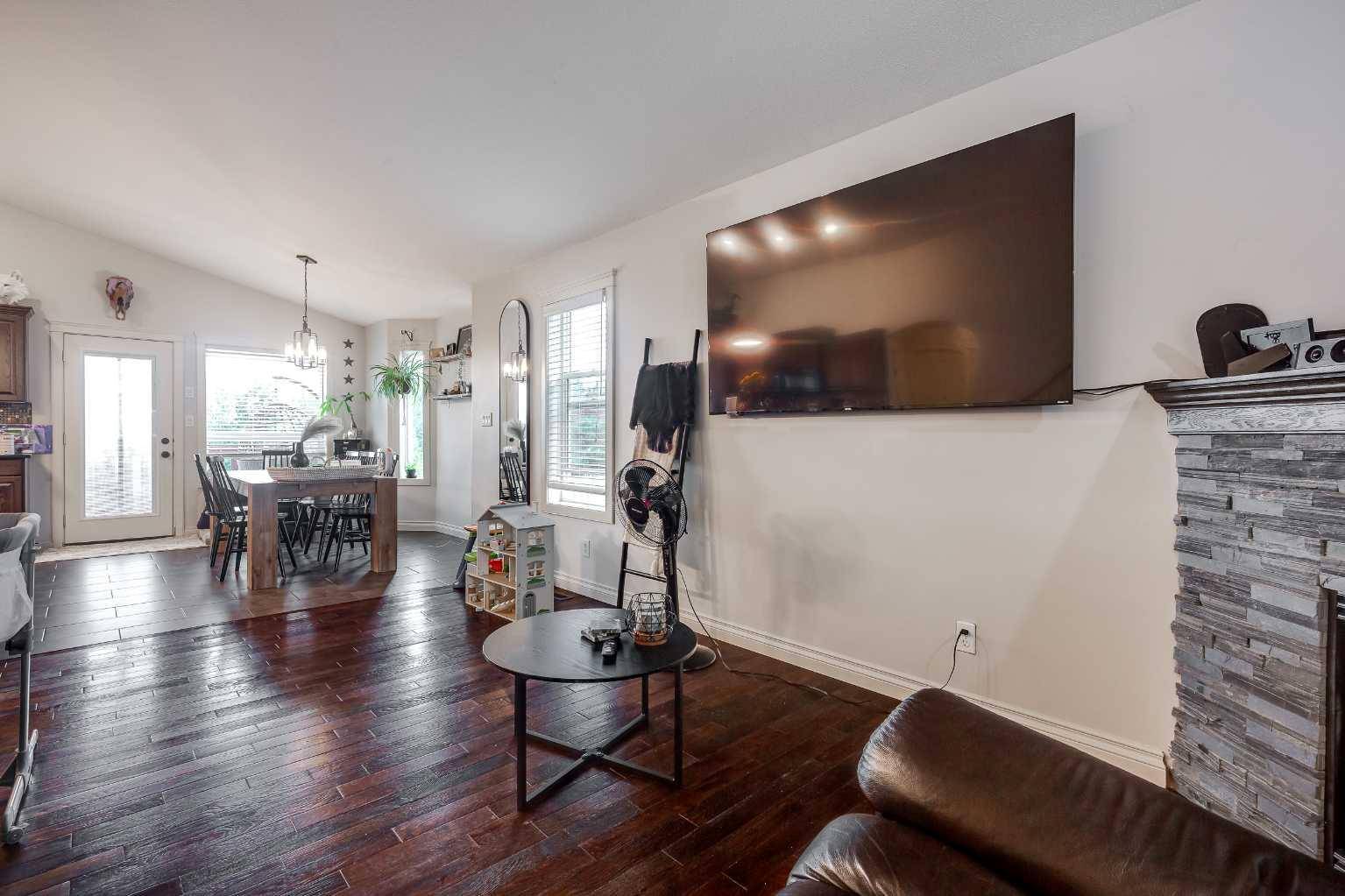 Blackfalds, AB T4M 0J1,4936 Aspen Lake BLVD