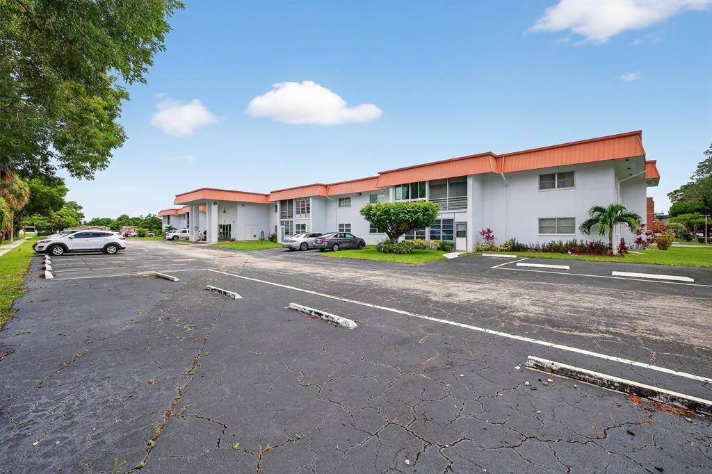 Lauderhill, FL 33313,4881 NW 22nd St #B12