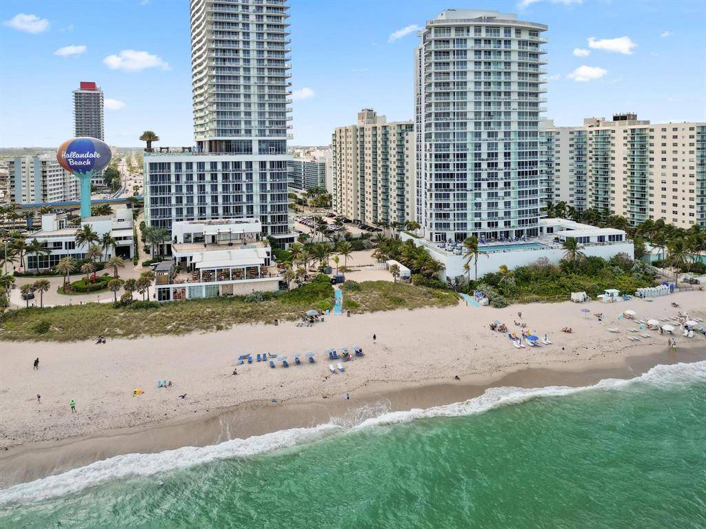 Hollywood, FL 33019,4001 S Ocean Dr #8E