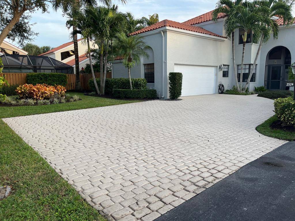 Palm Beach Gardens, FL 33410,2524 La Cristal Cir