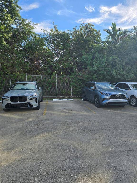 Miami, FL 33126,5033 NW 7th St #508