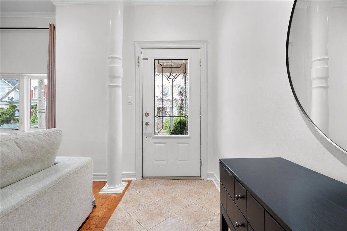 Hamilton, ON L8L 5L3,336 Emerald ST N