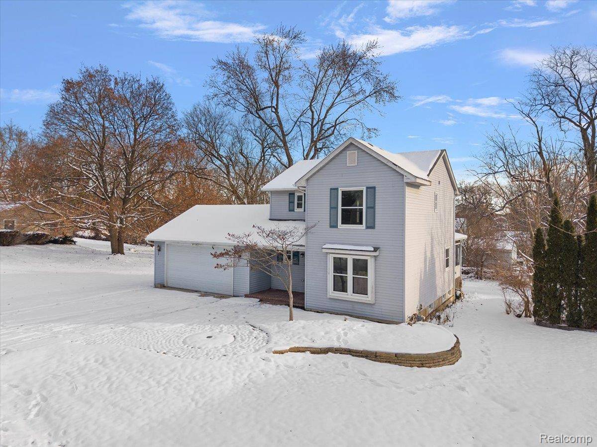 Lake Orion, MI 48362,927 Alan DR