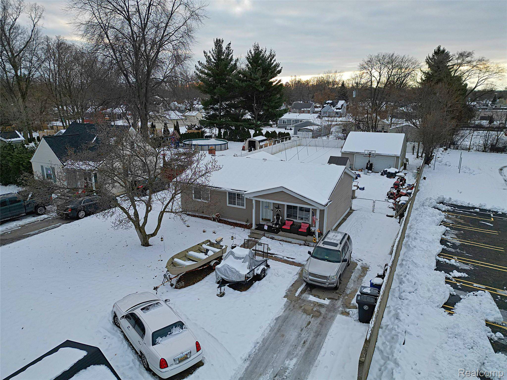 Livonia, MI 48154,15093 Lyons ST