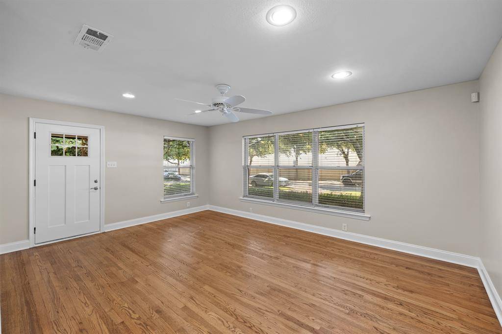 Dallas, TX 75214,6317 Ravendale Lane