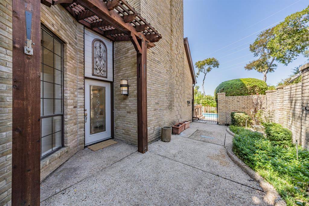 Dallas, TX 75248,16056 Chalfont Court