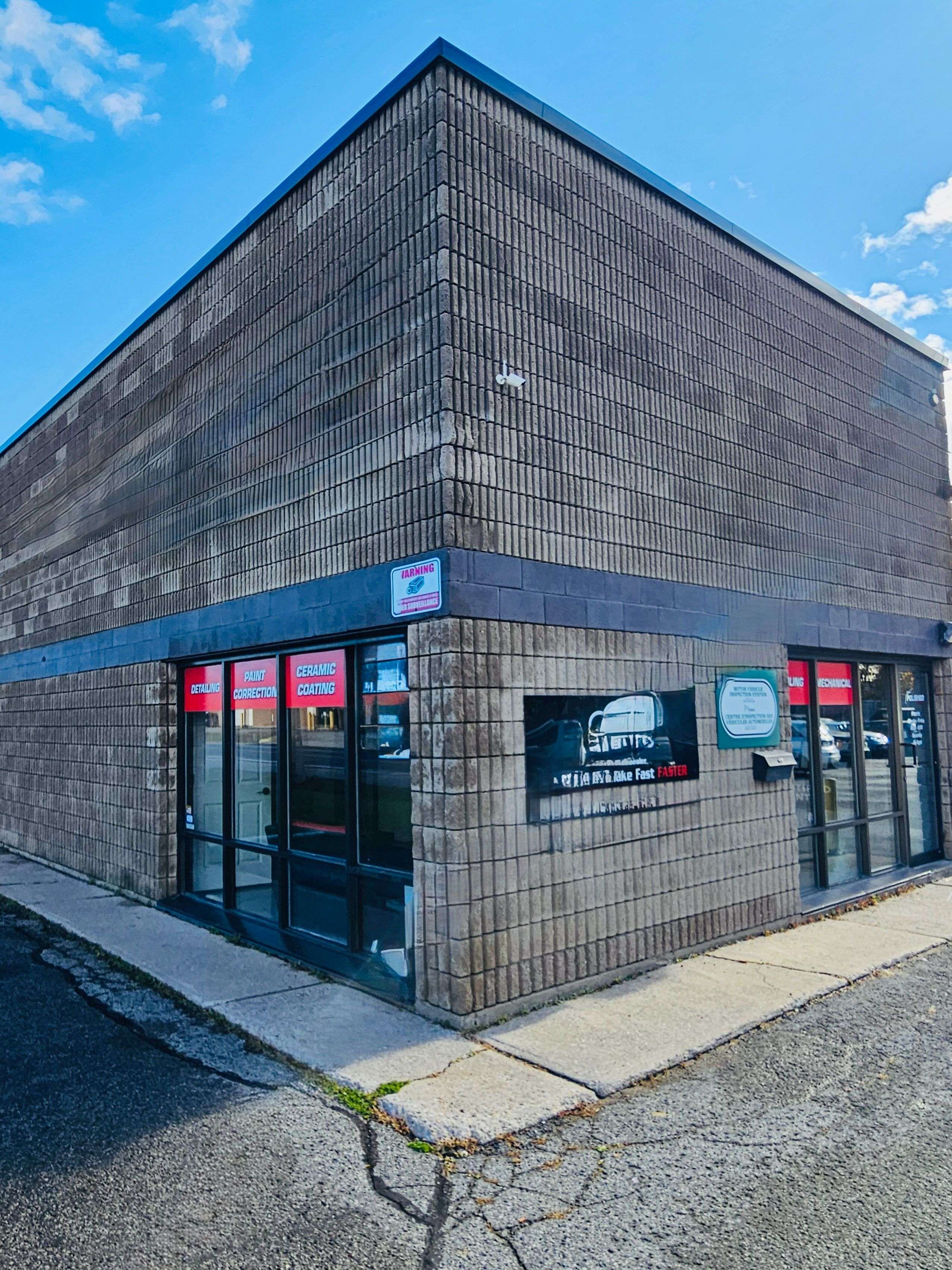 Barrie, ON L4N 5R8,25 Hart DR #3&4