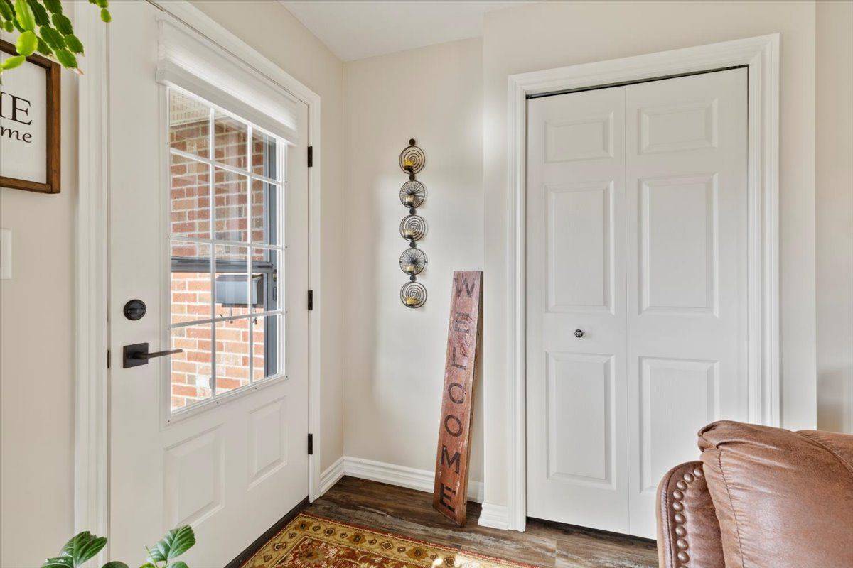 Hanover, ON N4N 3V3,219 16th Avenue CRES