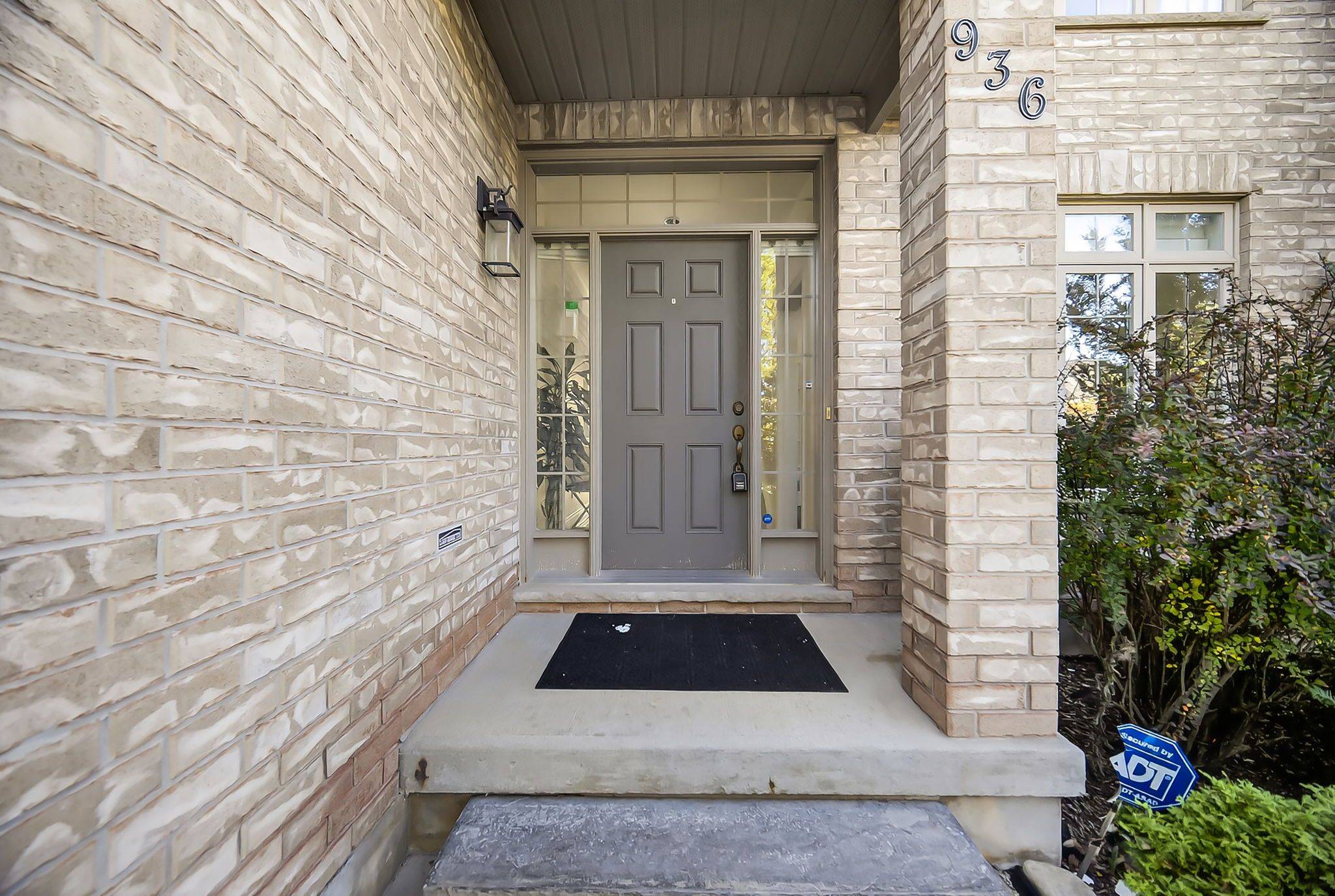 London South, ON N6K 0B7,936 Talisman CRES