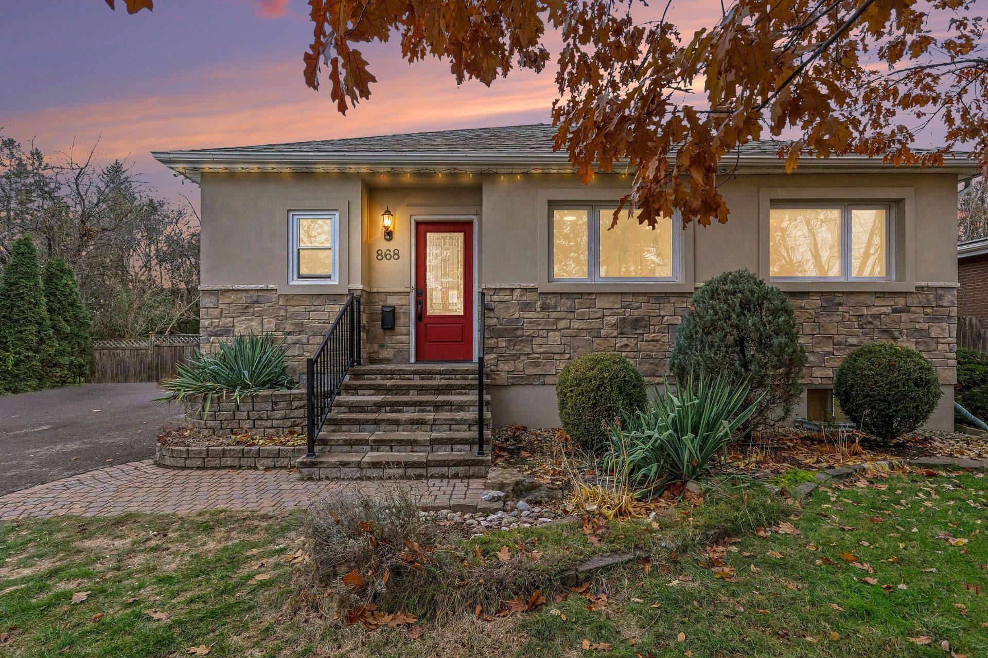 Mckellar Heights - Glabar Park And Area, ON K2A 3T3,868 Duberry ST