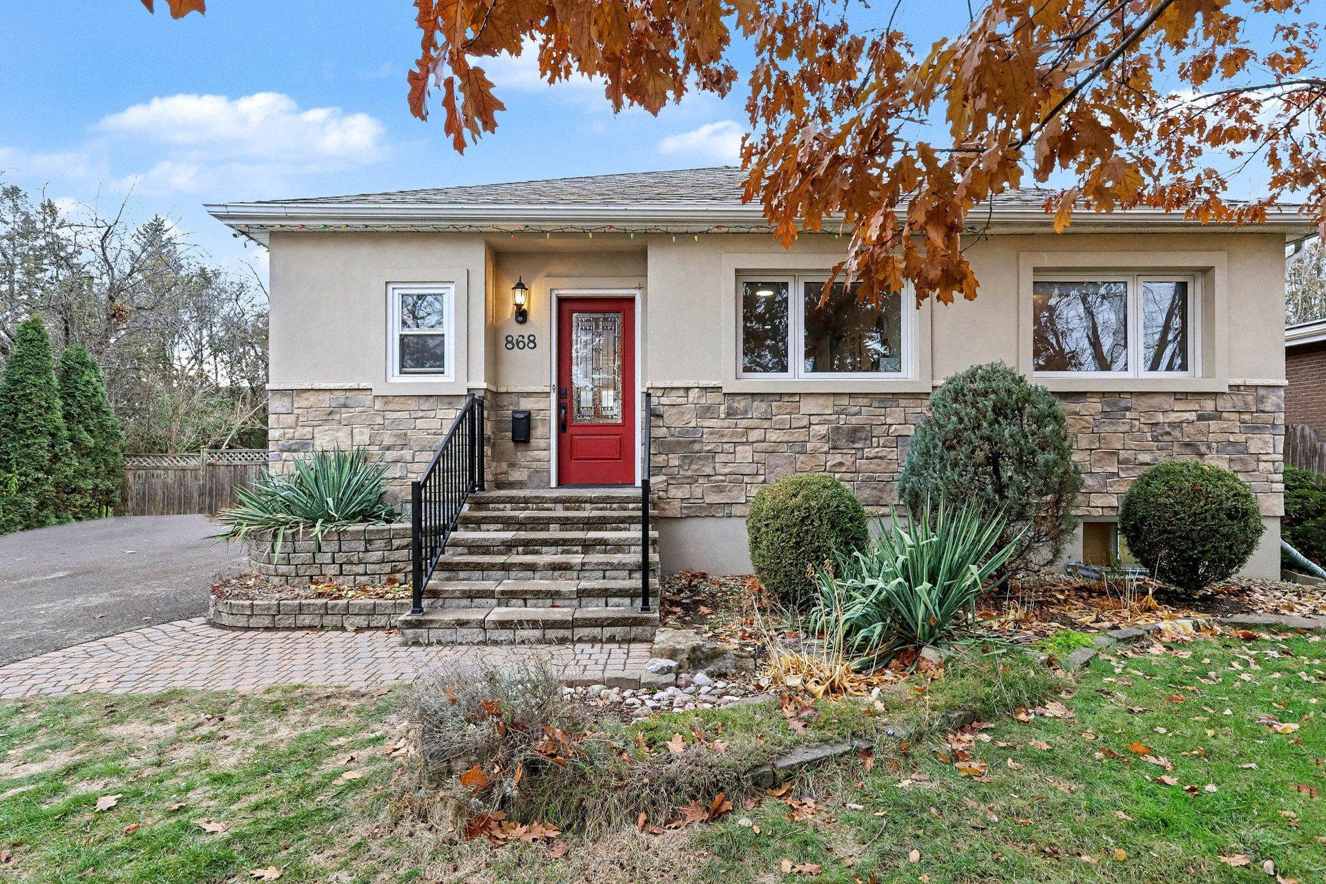 Mckellar Heights - Glabar Park And Area, ON K2A 3T3,868 Duberry ST