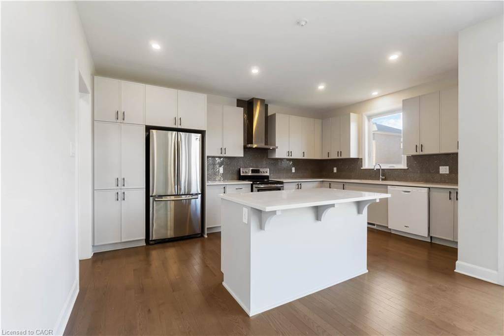 Russell, ON K4R 0G6,805 Gamble DR