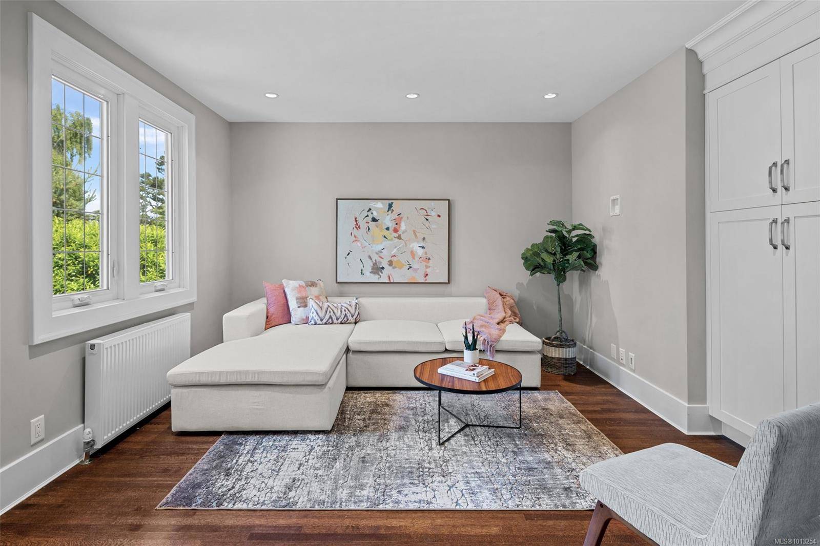 Oak Bay, BC V8S 2T9,750 Island Rd