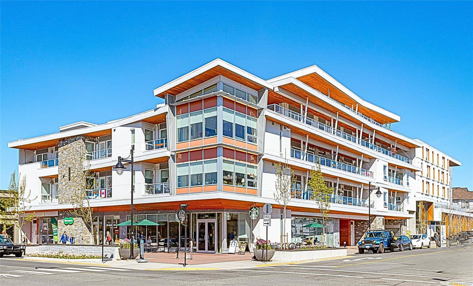 Sidney, BC V8L 2Z3,9818 Fourth St #305