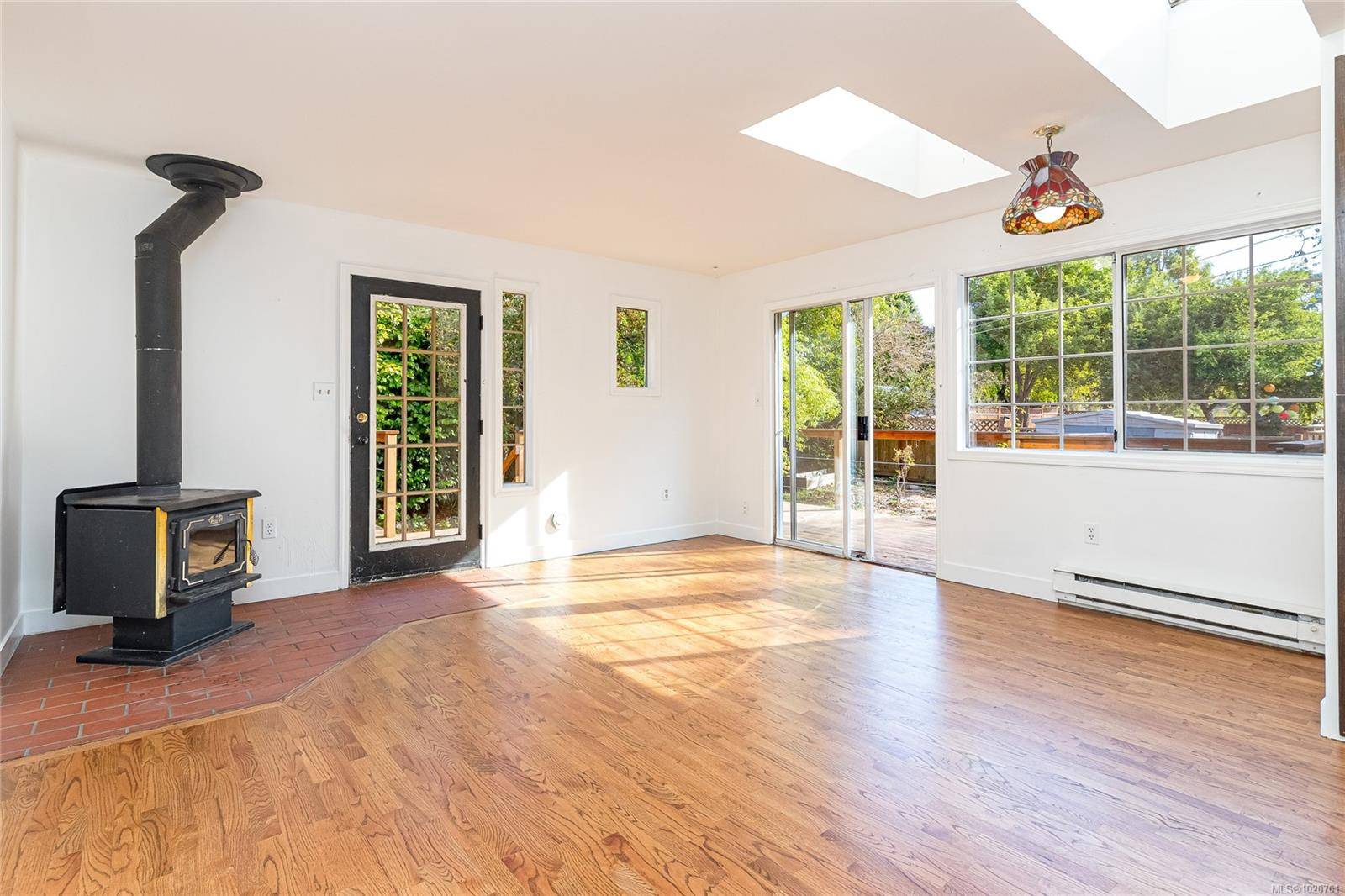 Saanich, BC V8P 1S7,1296 Derby Rd