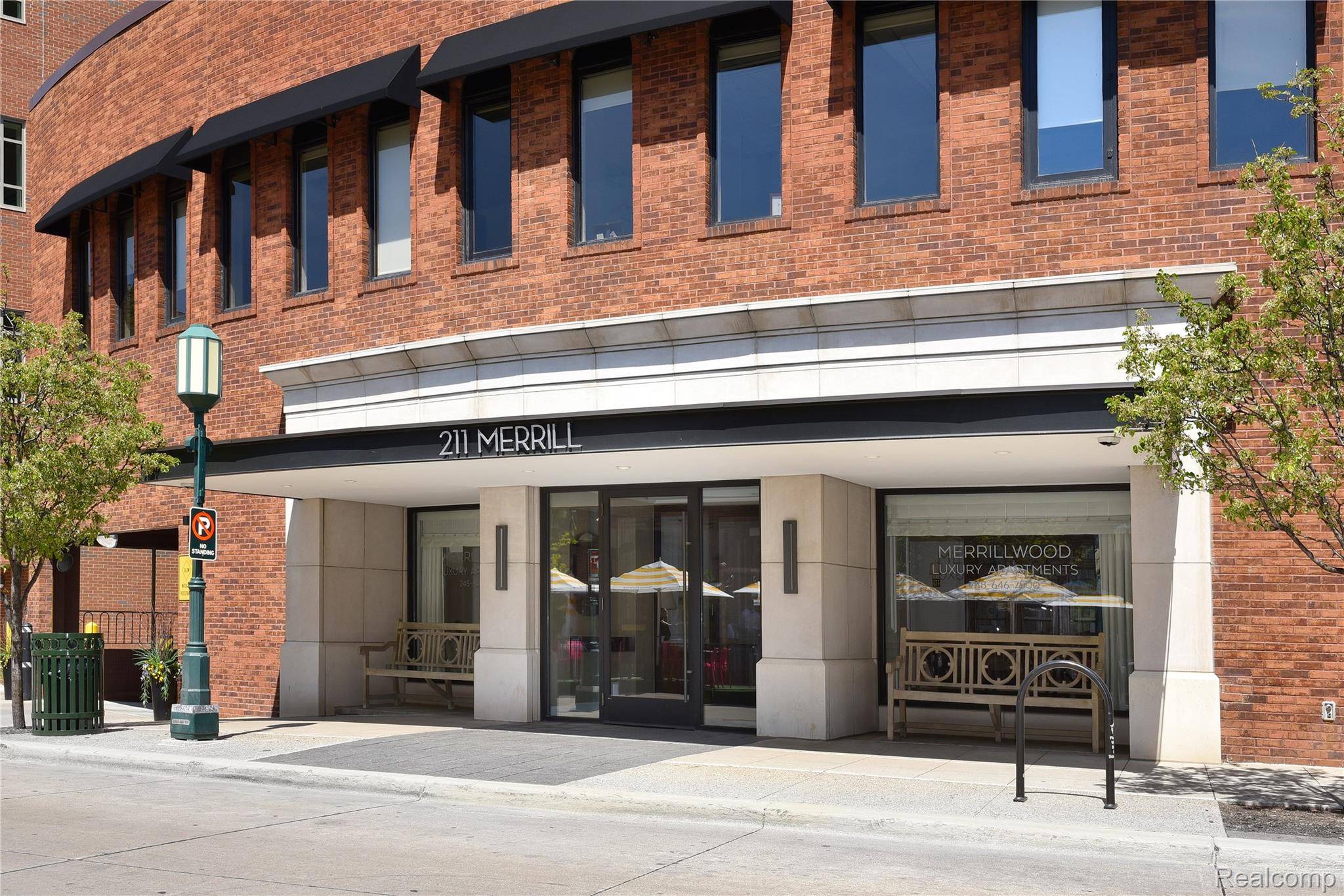 Birmingham, MI 48009,211 E Merrill Street #411