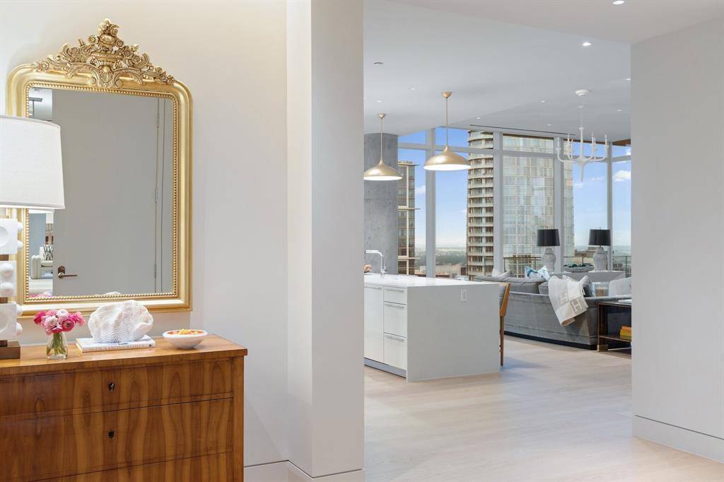 Dallas, TX 75201,1747 Leonard Street #2402