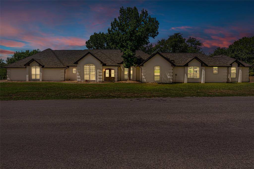 Hudson Oaks, TX 76087,311 Diamond Oaks Drive