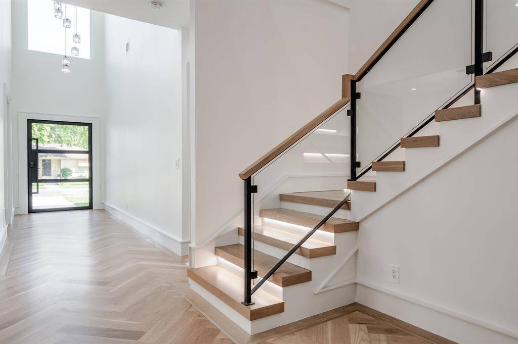 Dallas, TX 75209,7503 Robin Road