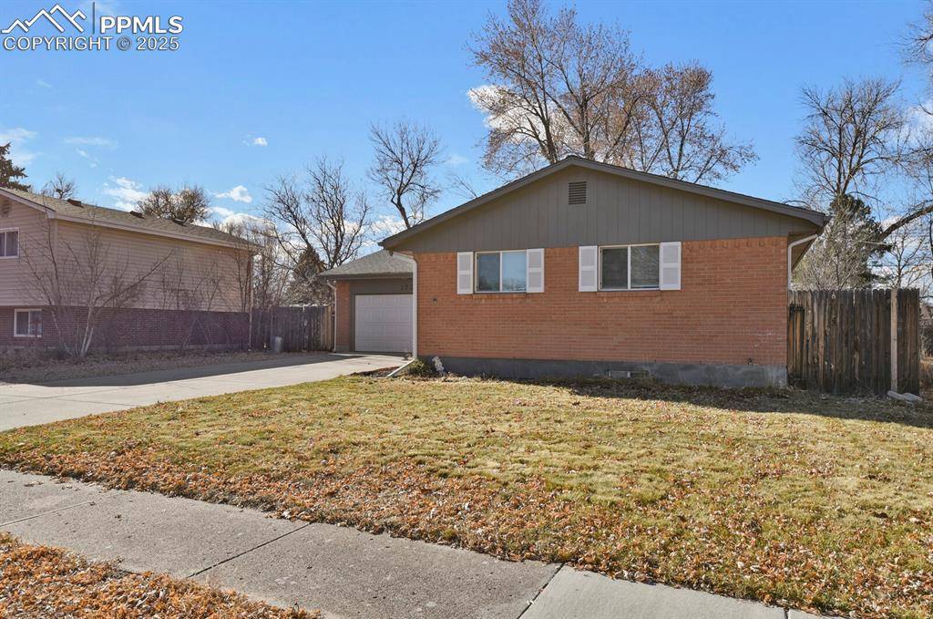 Colorado Springs, CO 80909,1722 Auburn DR