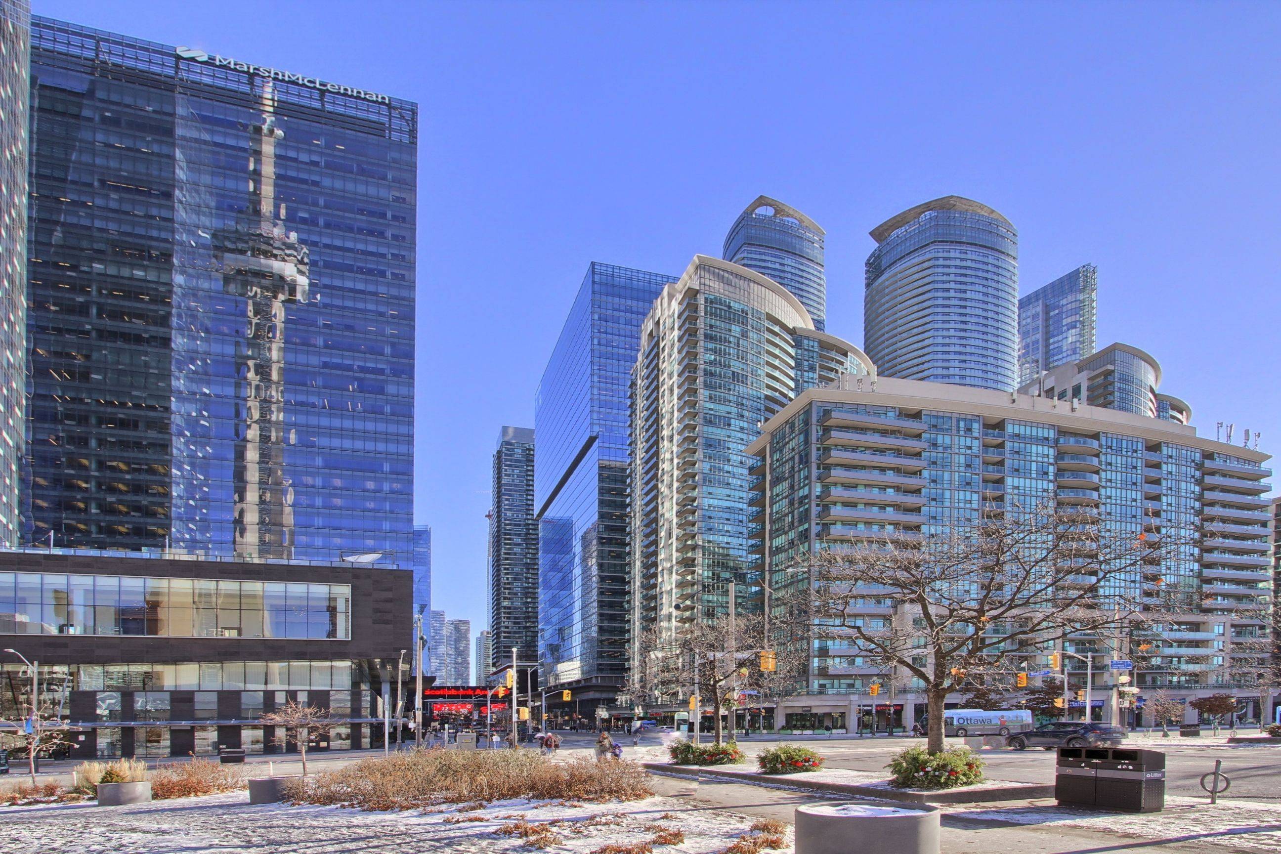 Toronto C01, ON M5J 3A4,30 Grand Trunk CRES #3615