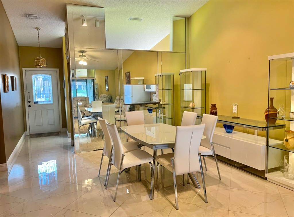 Greenacres, FL 33415,809 Sky Pine Way #F