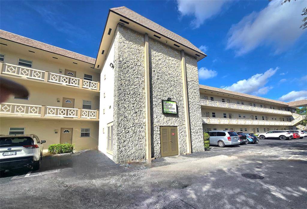 Lauderdale Lakes, FL 33319,3531 NW 50th Ave #609