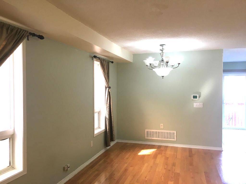 Mississauga, ON L5W 1W1,581 Garden WALK #Upper