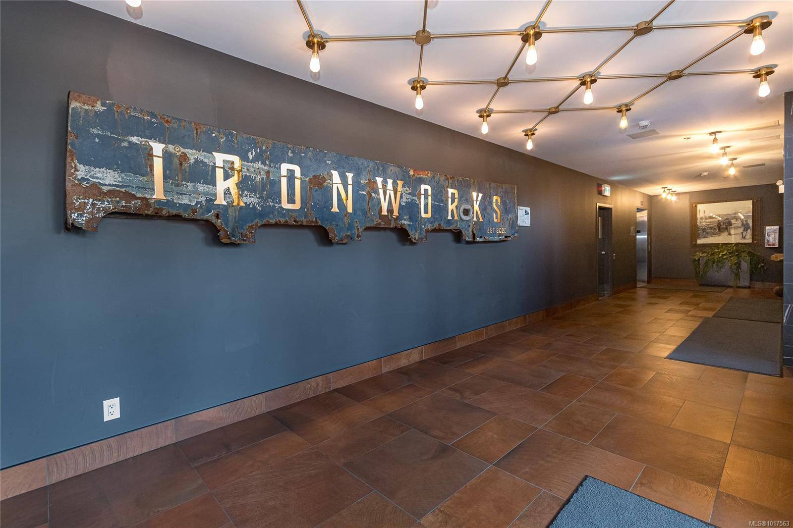 Victoria, BC V8T 0C8,515 Chatham St #316