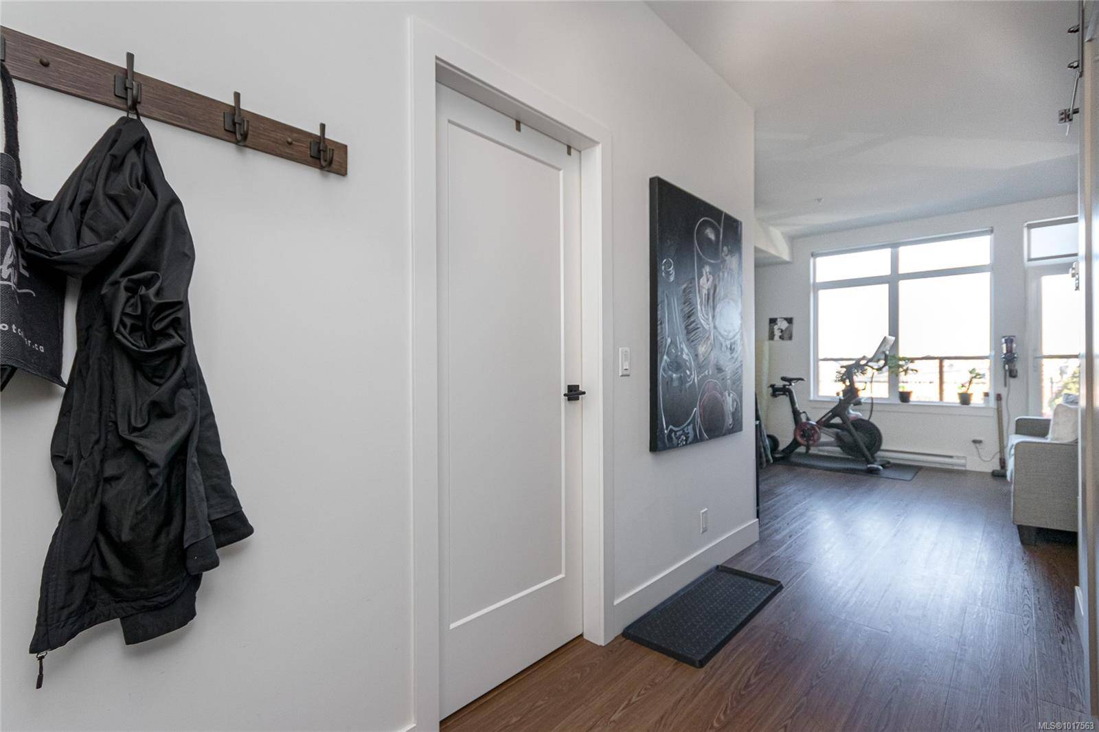 Victoria, BC V8T 0C8,515 Chatham St #316