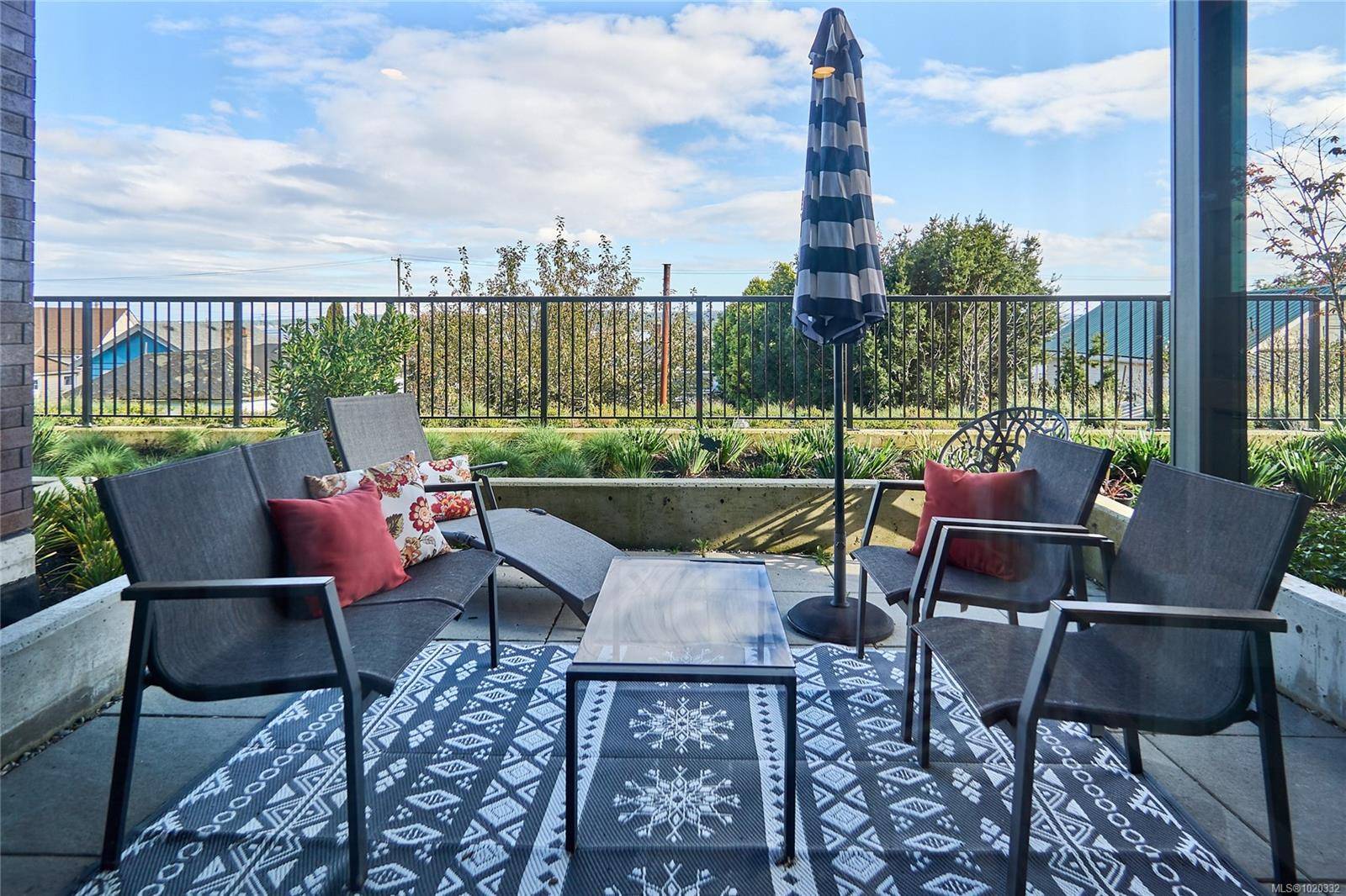 Nanaimo, BC V9R 4V6,45 Haliburton St #105