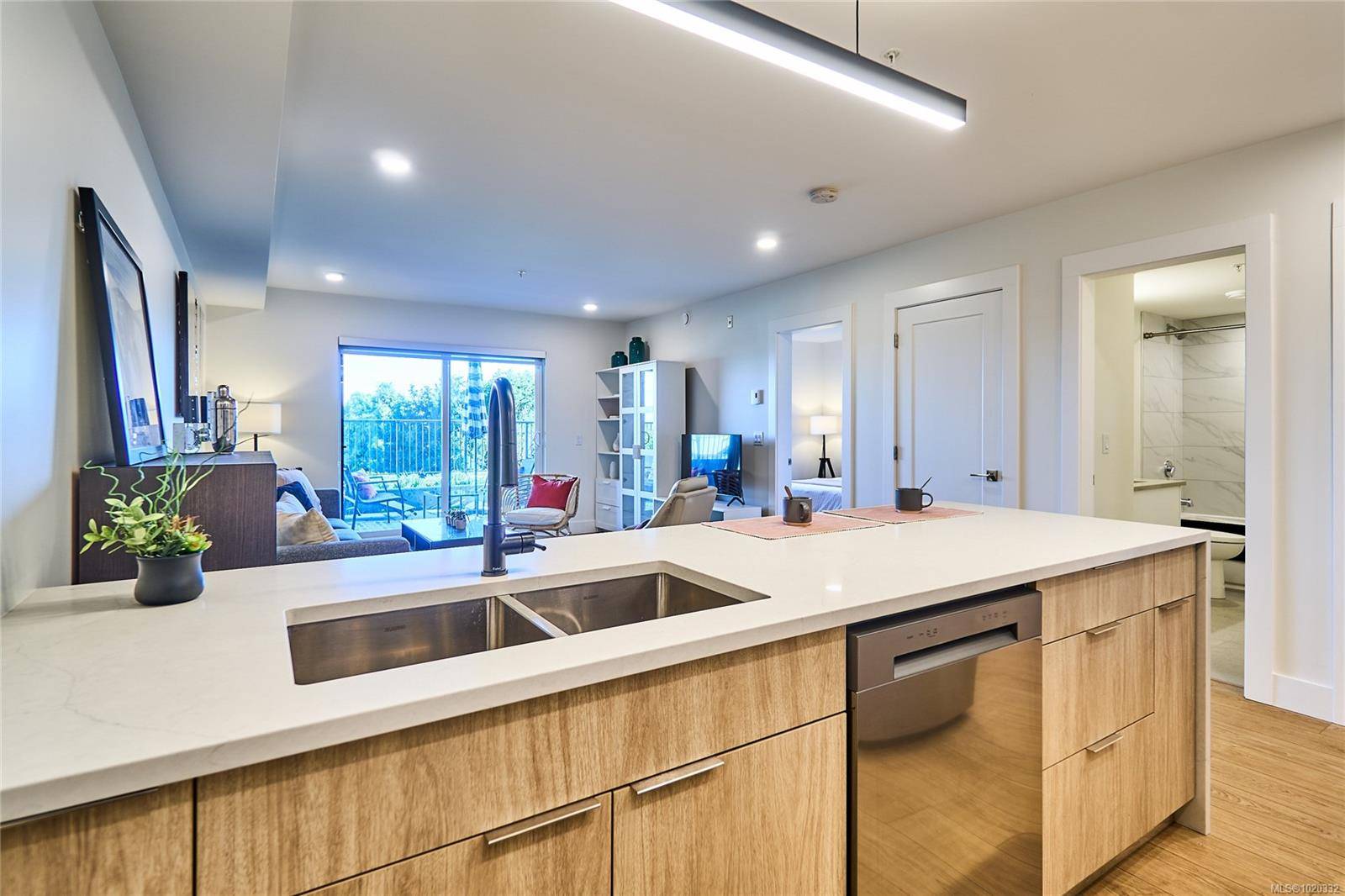 Nanaimo, BC V9R 4V6,45 Haliburton St #105