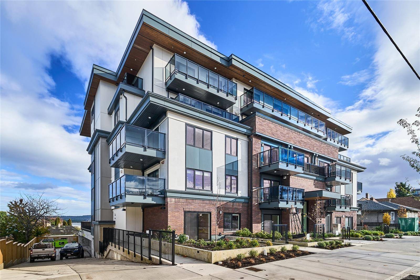 Nanaimo, BC V9R 4V6,45 Haliburton St #105