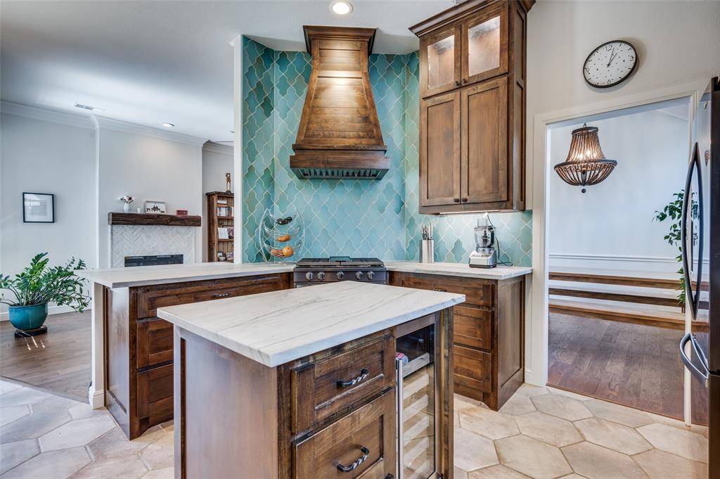 Irving, TX 75063,109 Midcrest Drive