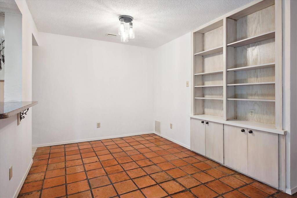 Dallas, TX 75206,5148 Amesbury Drive #121